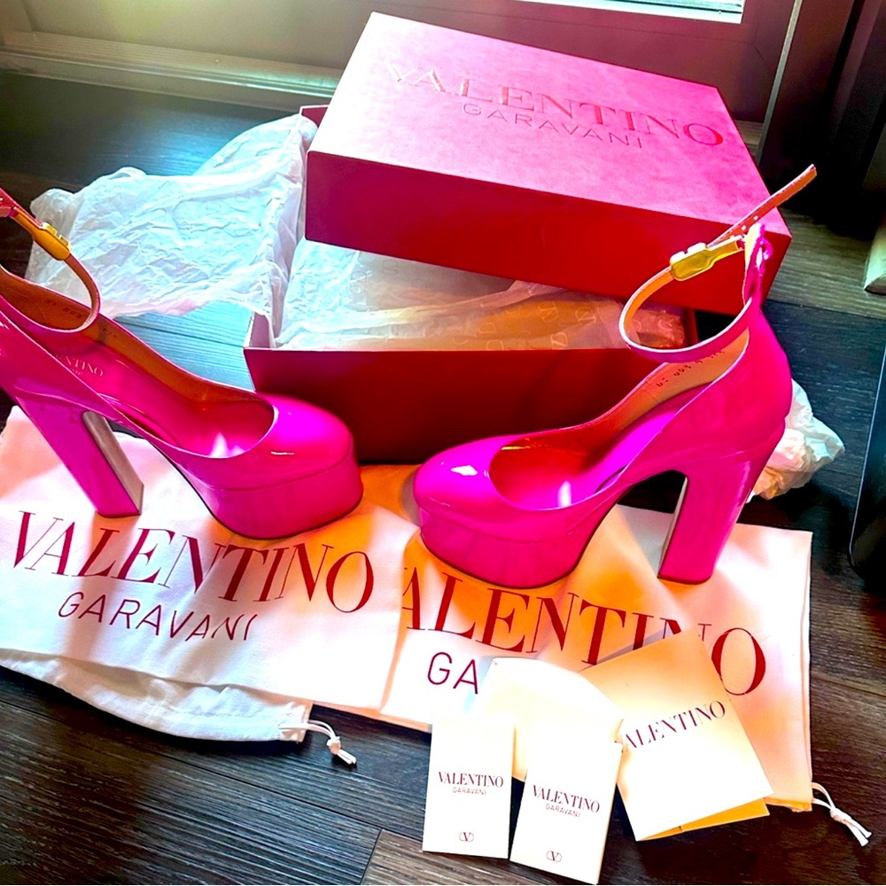 Valentino Garavani Fuchsia Platform Heels